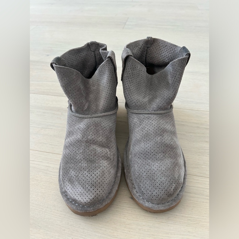 UGG TAUPE Suede Leather Ankle Boots